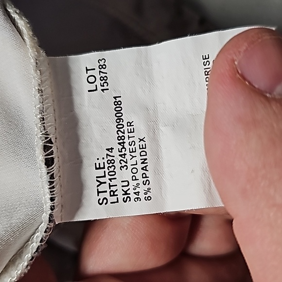 LE chateau small floral design short sleeve shirt - Picture 7 of 7